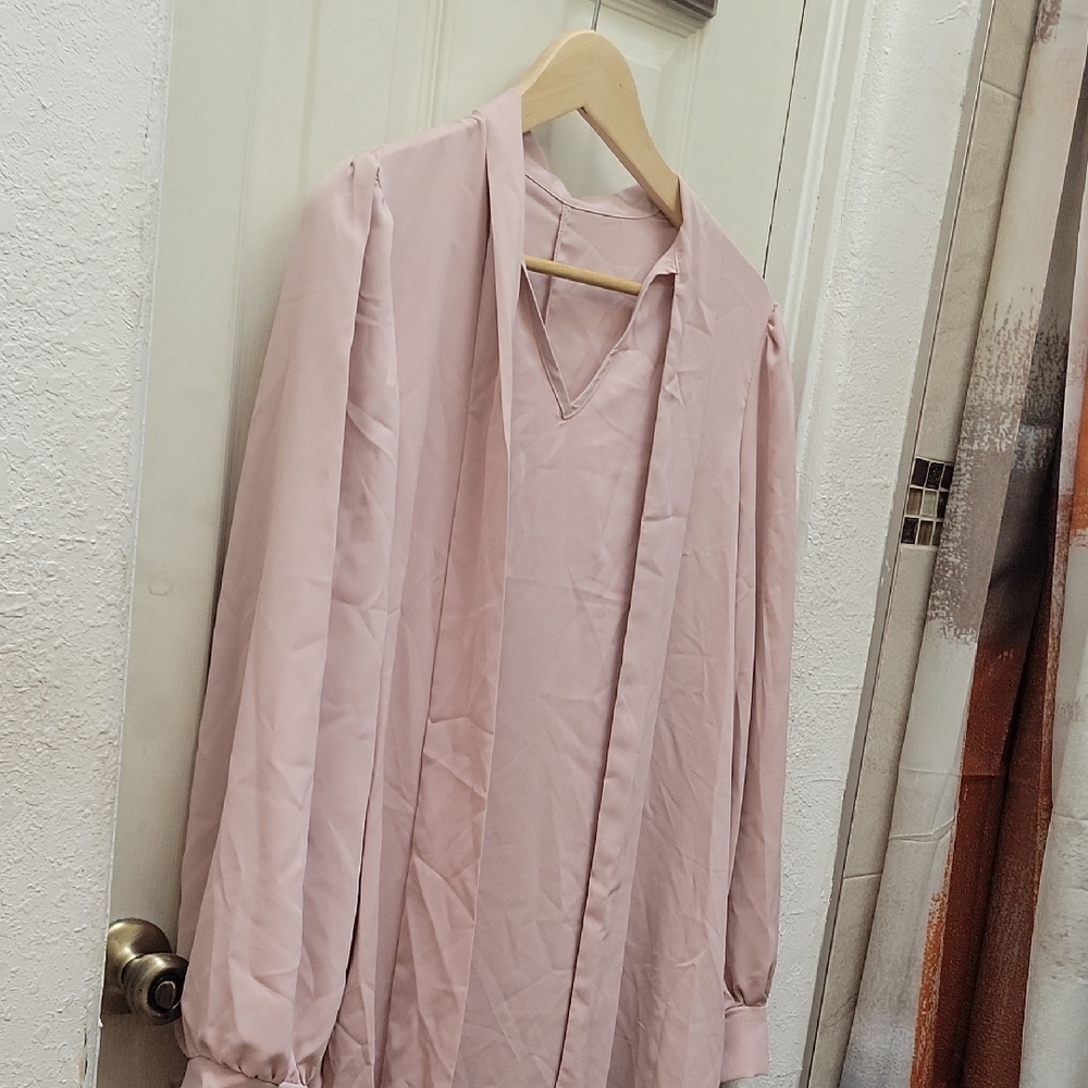 Elegant Pink Dress  with V-Neck And Pockets